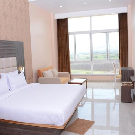 Ratnaa Resort Khamshet Exteriör bild