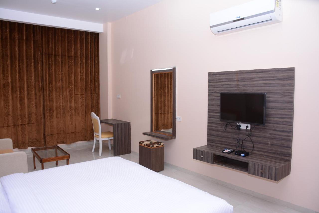 Ratnaa Resort Khamshet Exteriör bild