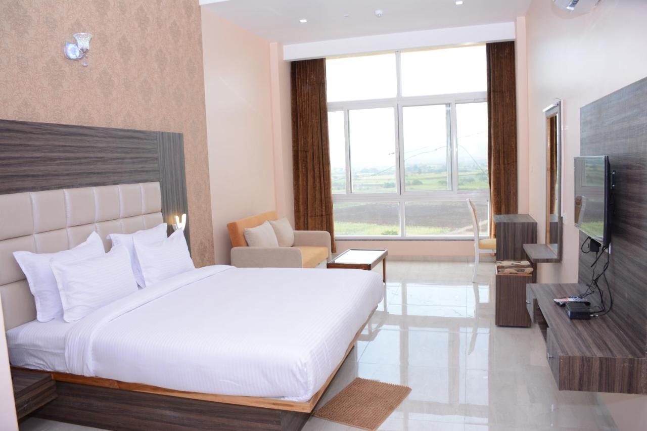 Ratnaa Resort Khamshet Exteriör bild