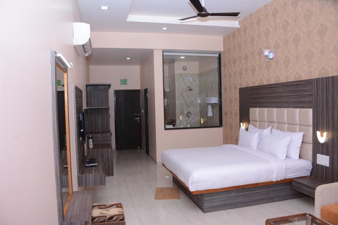 Ratnaa Resort Khamshet Exteriör bild