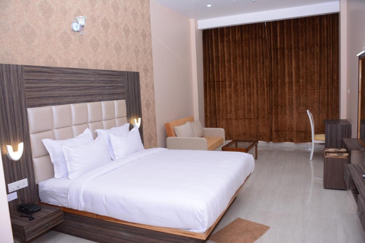 Ratnaa Resort Khamshet Exteriör bild