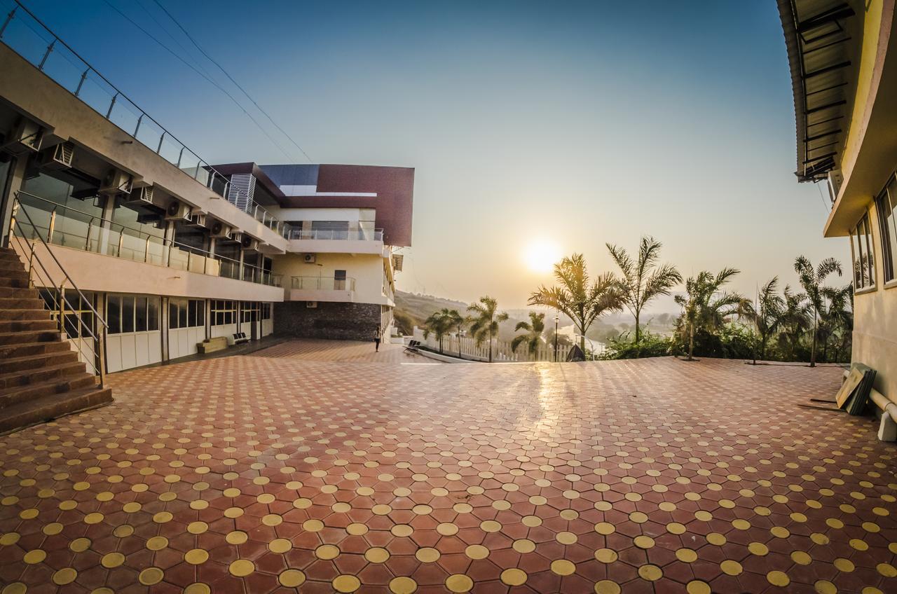 Ratnaa Resort Khamshet Exteriör bild